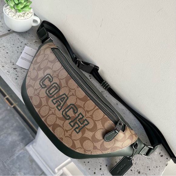 NWT Coach Warren Belt Bag In Signature Canvas With Varsity Motif - Picture 3 of 13